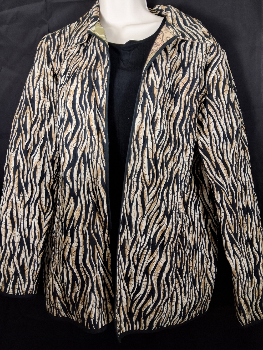 Chico's Reversal Quilted Black and Beige Zebra-Print Jacket Size 2 / M